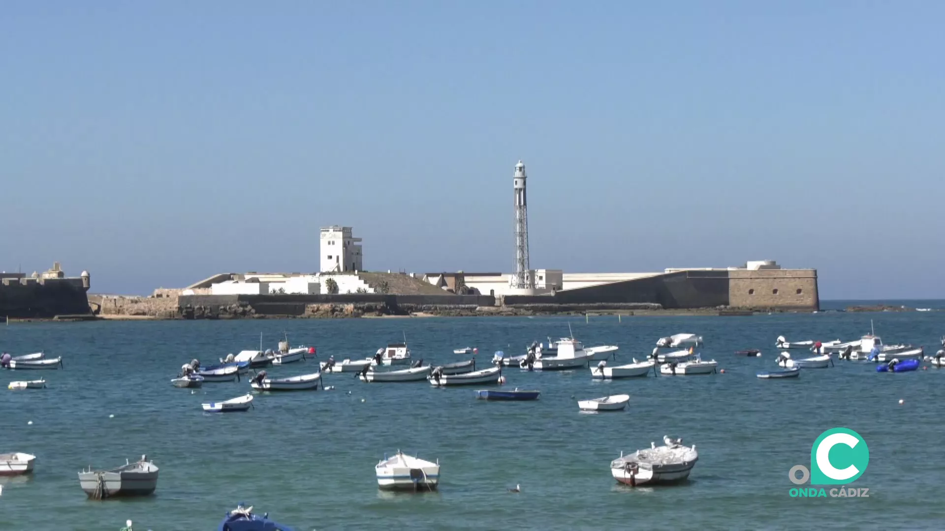 Vista de la antigua fortificación en La Caleta