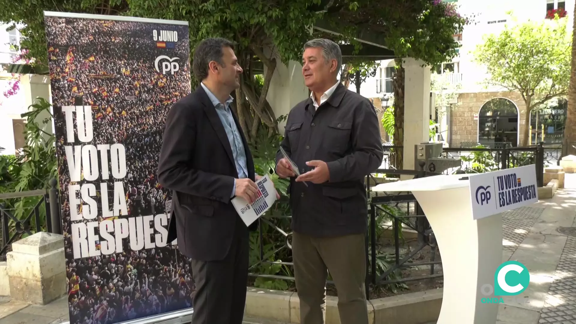 Bruno García con Ignacio Romaní antes de su intervención