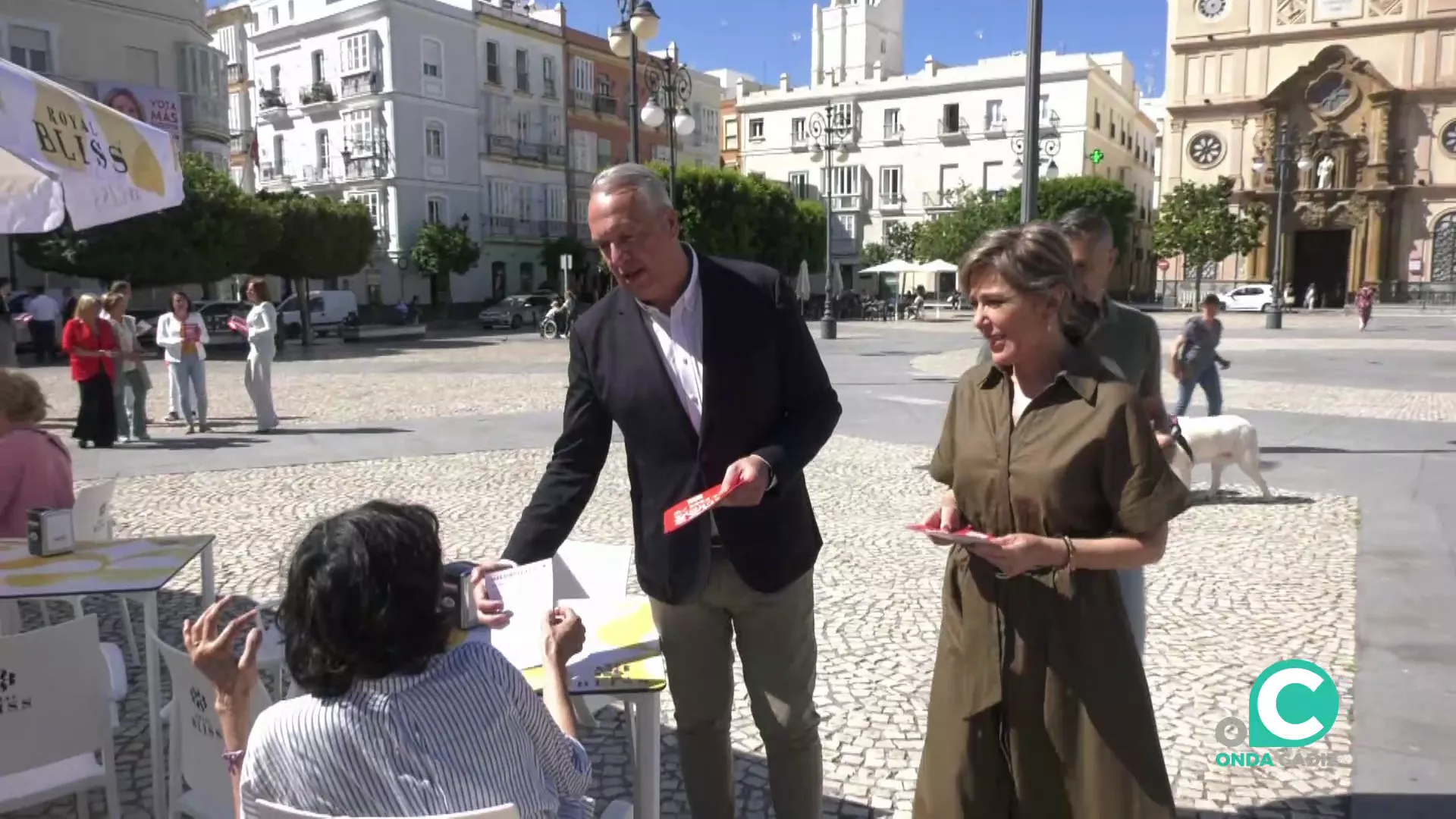 Ruiz Boix reparte el programa de la formación en la plaza de San Antonio