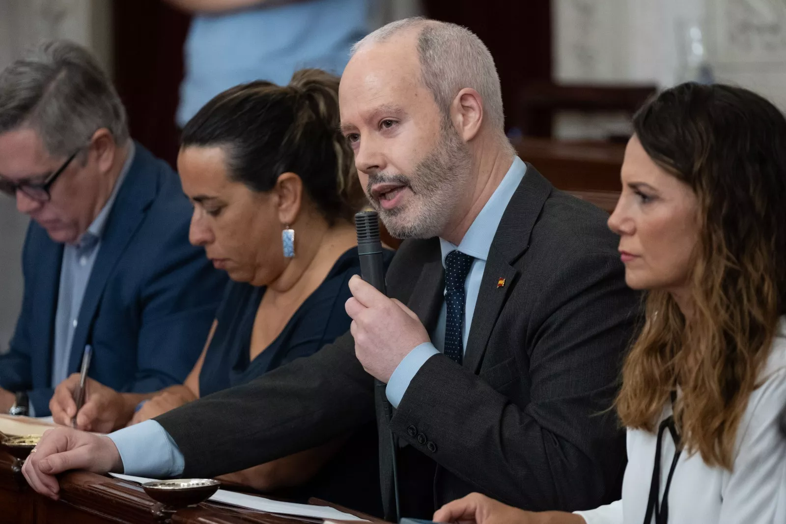 Ortega (PSOE): “El alcalde tampoco defiende a nuestros astilleros del ataque del PP”.