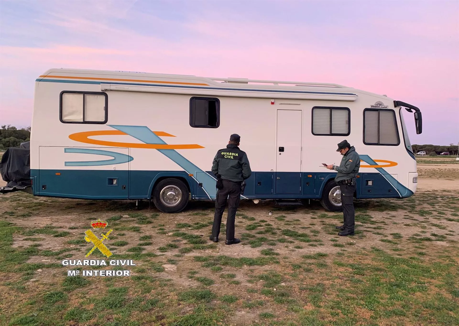 Un momento de la actuación de la Guardia Civil en el paraje conocido como Zona de los Carriles