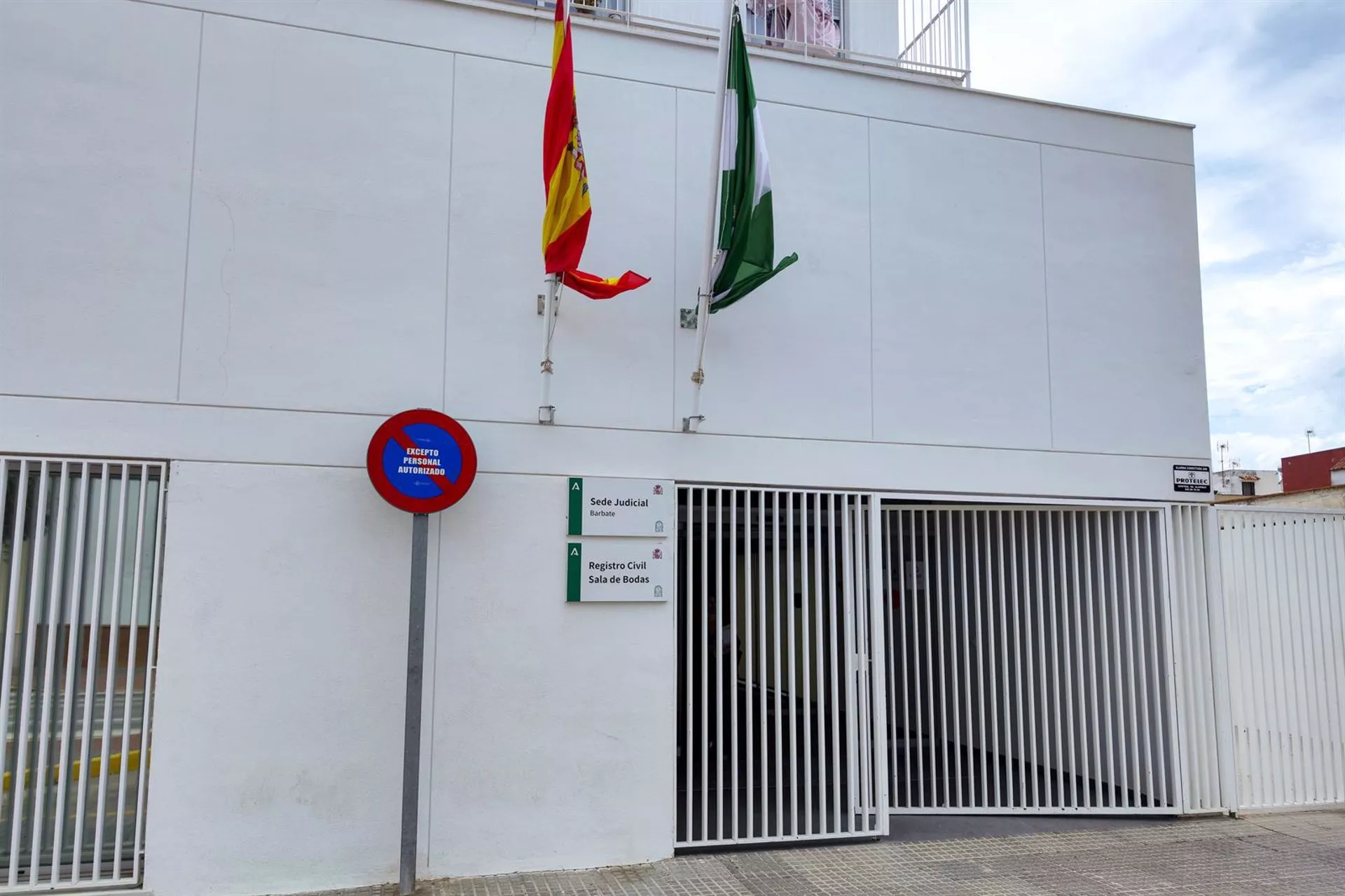 Entrada de los juzgados de la localidad jandeña