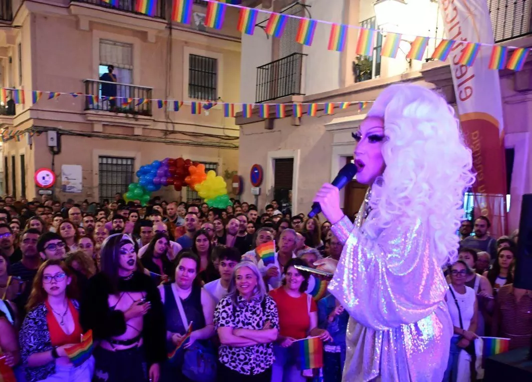 Cádiz celebra el Orgullo al son de Samantha Ballentines