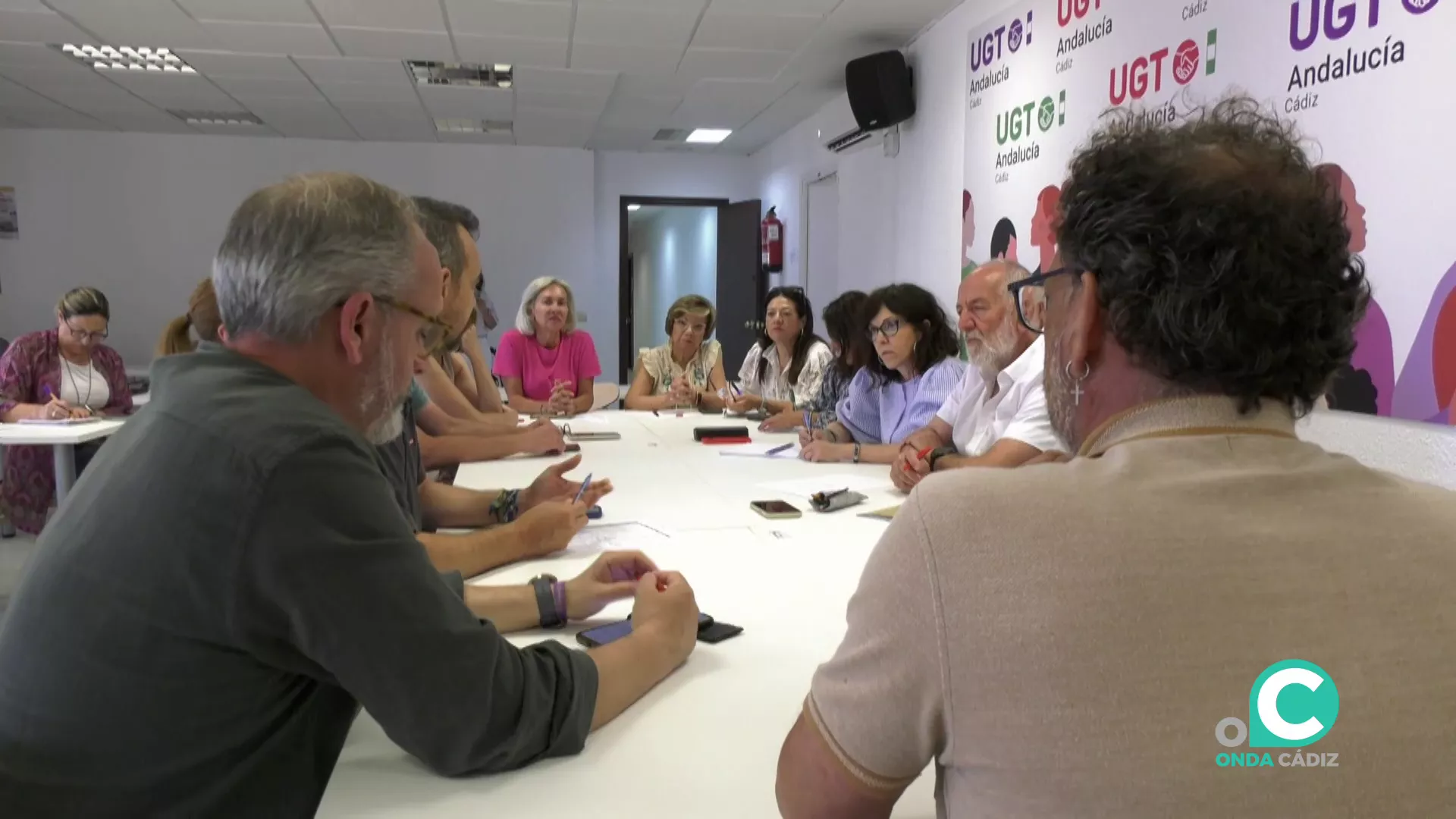 Encuentro entre la parlamentaria andaluza del PSOE, Ángeles Prieto, y el sindicato UGT. 