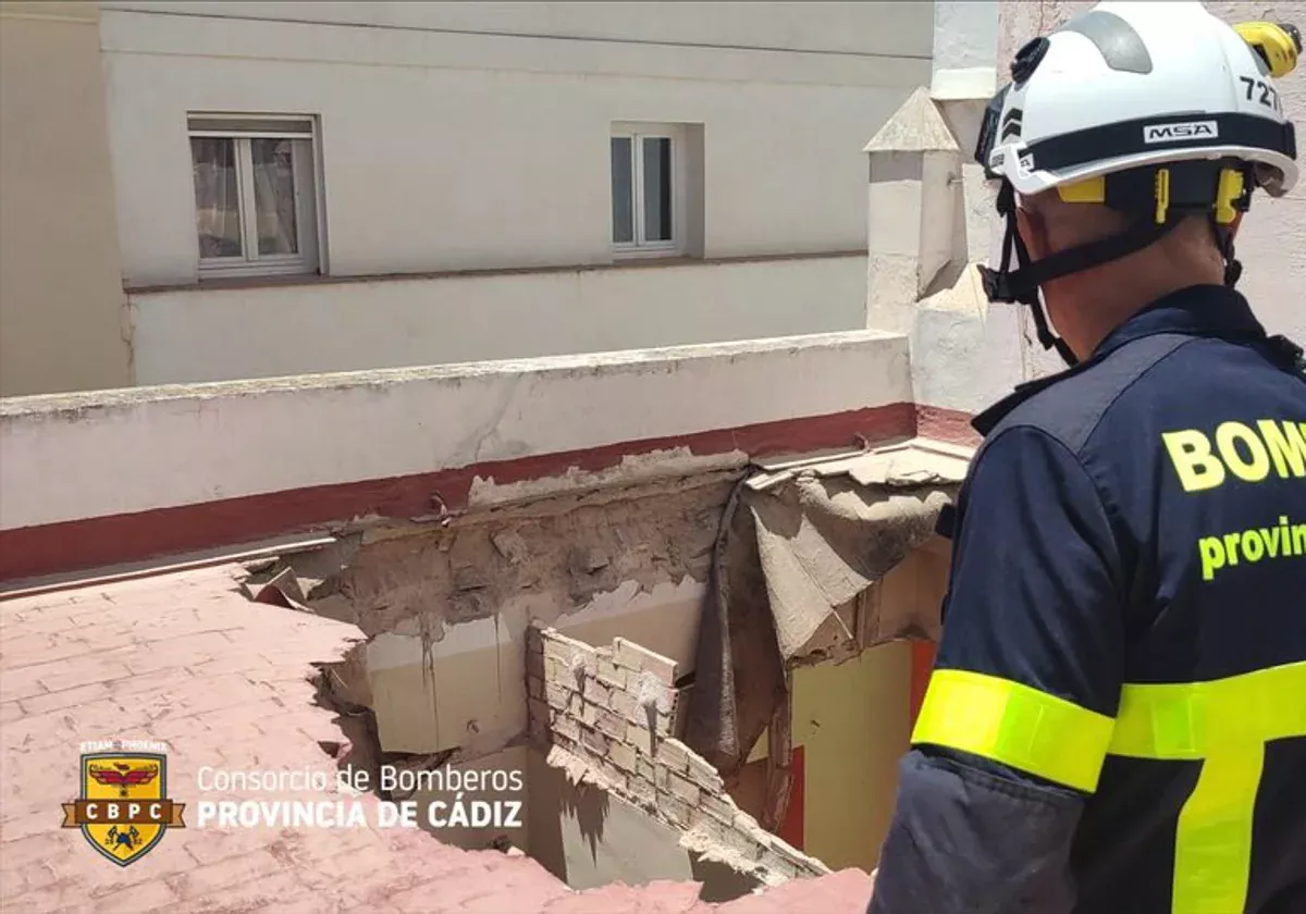 La finca se encuentra en una peligrosa situación de abandono, según el Consorcio de Bomberos de la provincia. 