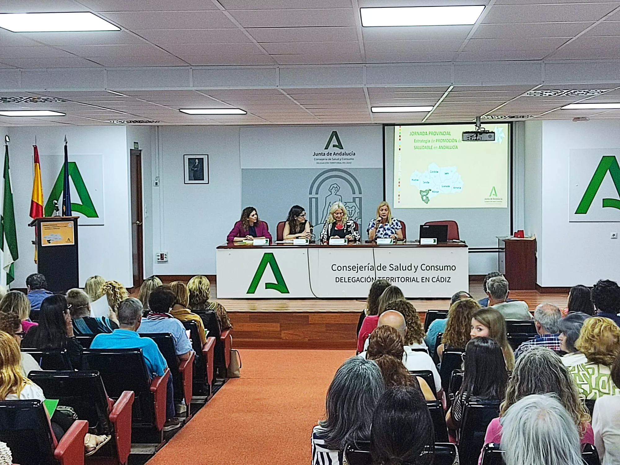 La delegada de la Junta de Andalucía en Cádiz, Mercedes Colombo, ha presidido la jornada provincial. 