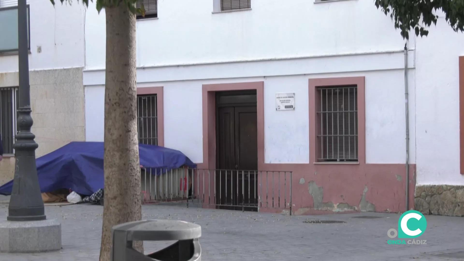 Imagen de la Plaza Macías Rete donde se ubica el albergue municipal. 