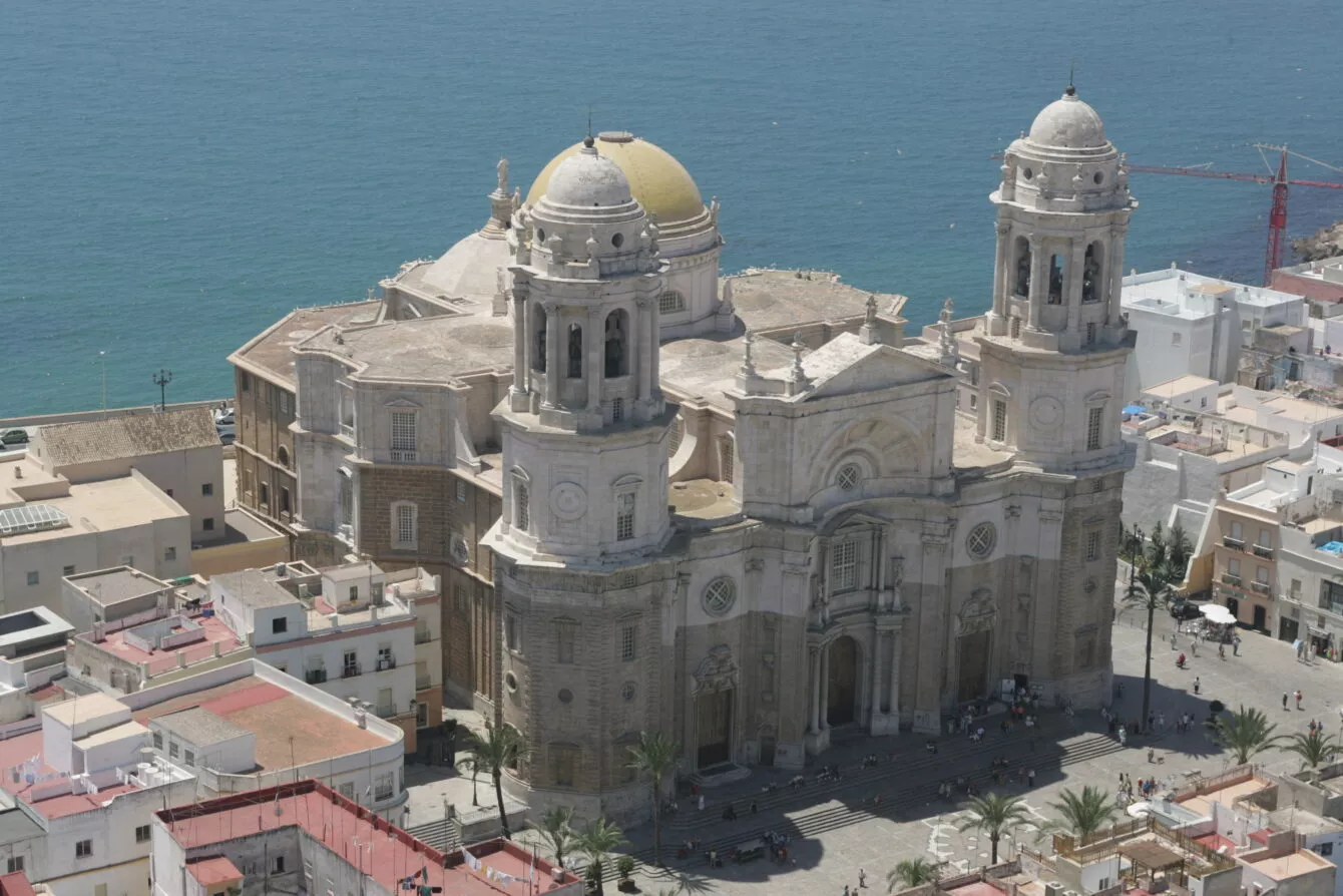 Vista aérea de la Catedral de Cádiz. 