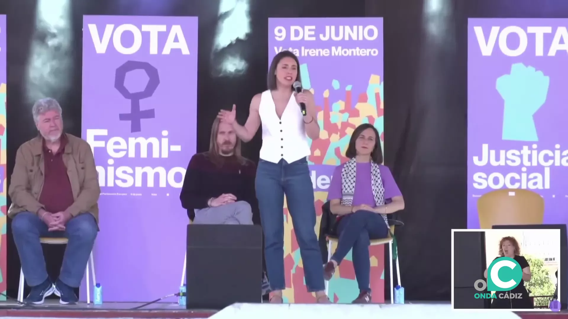 Irene Montero interviene en un acto de la campaña electoral