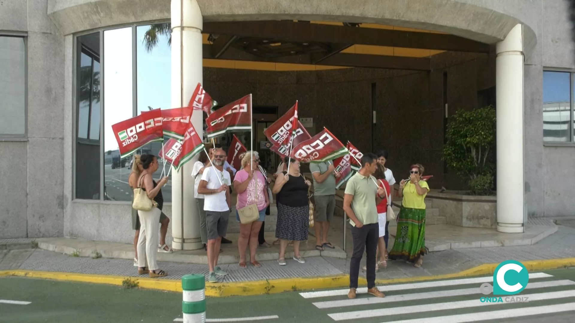 El centro logístico del SAS de Cádiz ha acogido el acto de concentración del personal de limpieza de los centros de salud. 