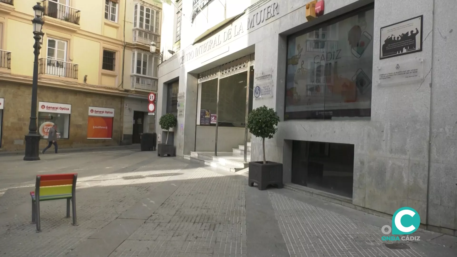 Fachada del Centro Integral de la Mujer, en Plaza del Palillero. 