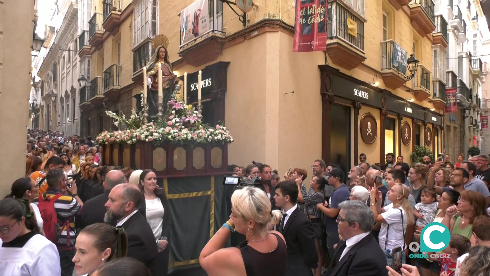 La procesión de Santa Marta recorre las calles de la ciudad este 29 de julio. 