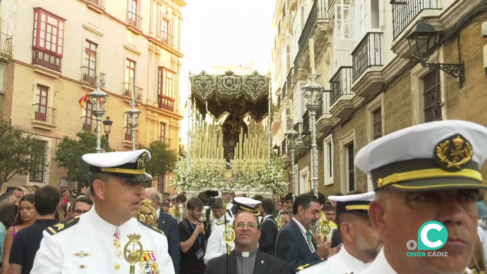 La procesión de alabanza por Argüelles en dirección a plaza de España dos de la novedades de este 2024