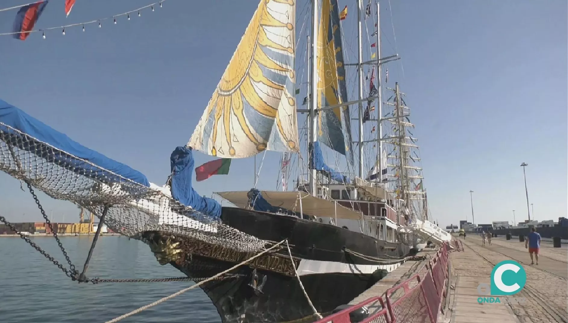 El 'Capitán Miranda' atracado en el puerto gaditano. 