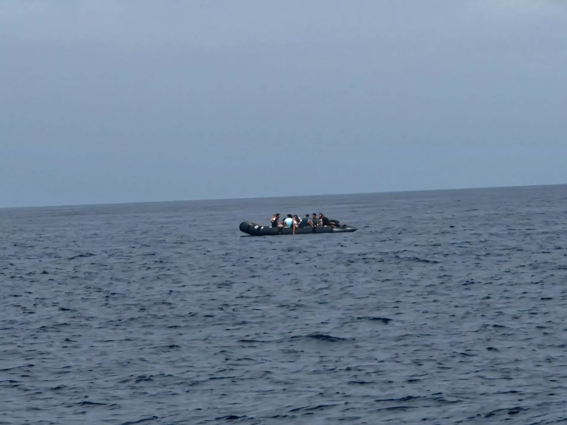 La embarcación rescatada en aguas frente a las costas gaditanas