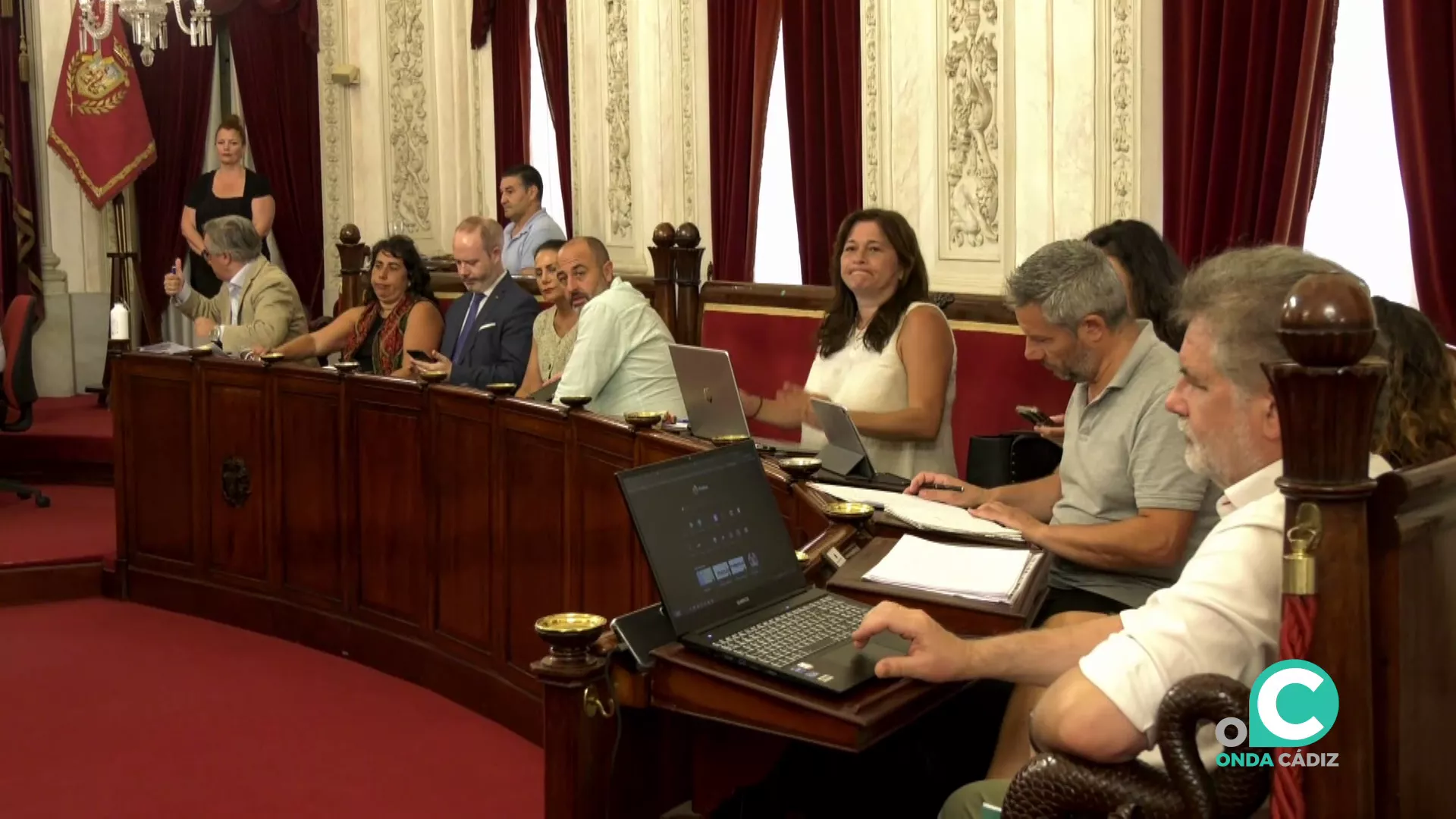 El grupo Adelante Izquierda Gaditana durante un Pleno del Ayuntamiento de Cádiz