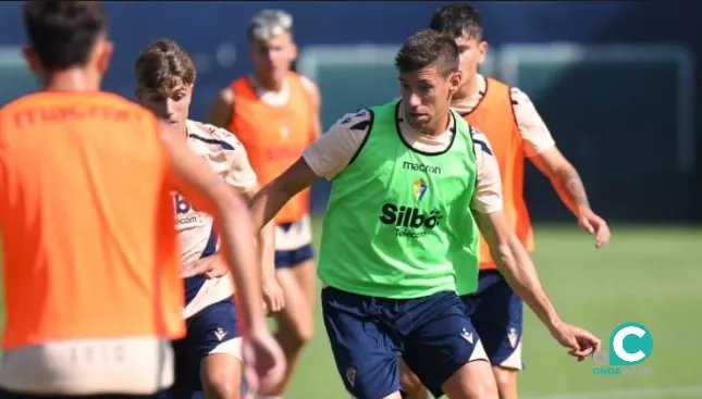 Alcaraz ha superado unas molestias que le tenían apartado del grupo (Foto: Cádiz CF)