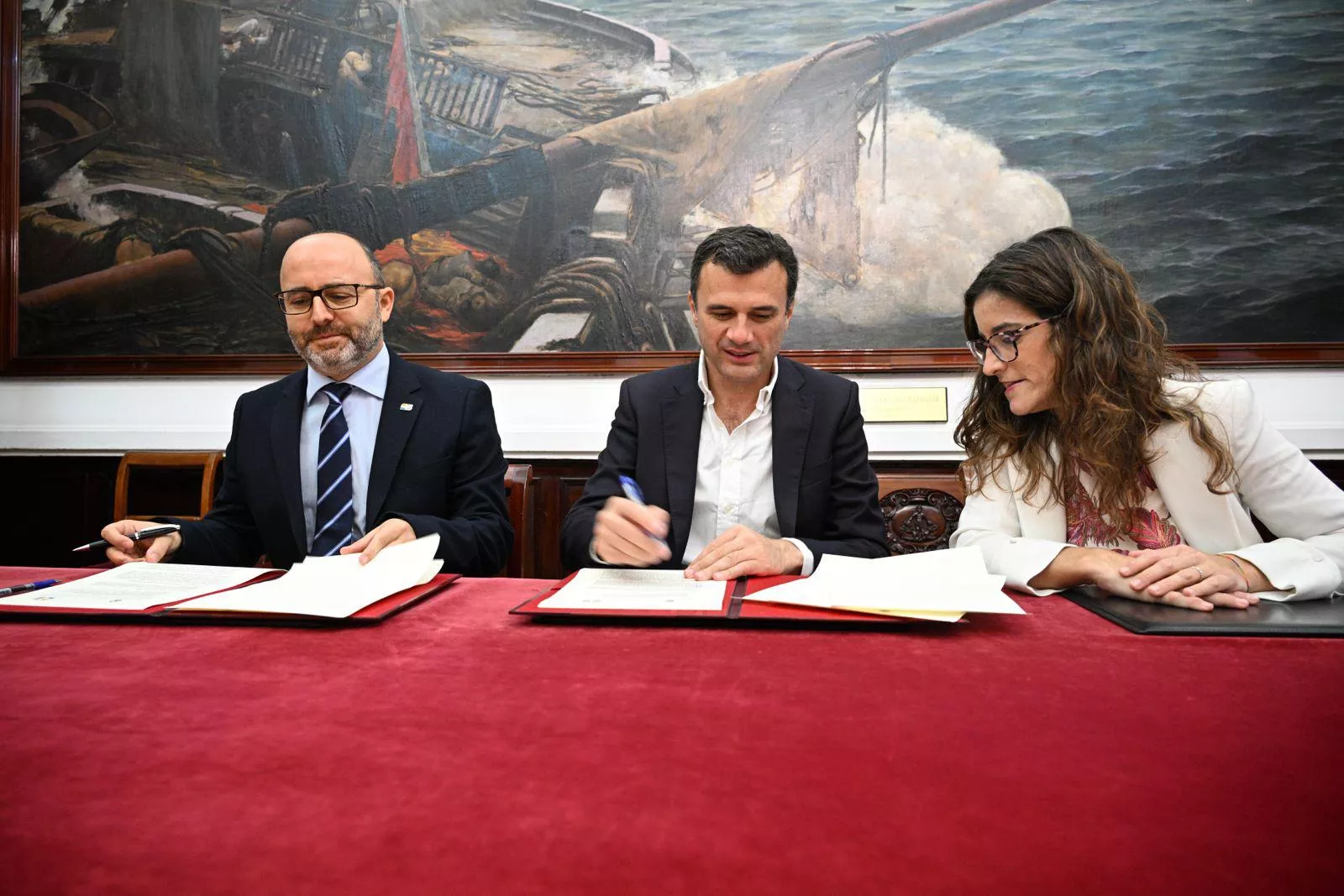 Firma de convenio de colaboración entre Ayuntamiento y  Colegio Oficial de Psicología de Andalucía Occidental.