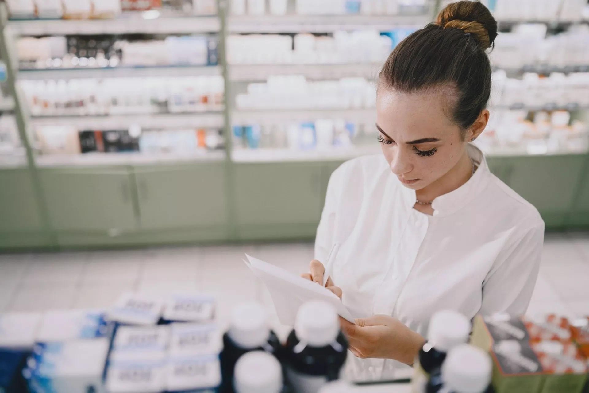 Una farmaceútica en una imagen de archivo