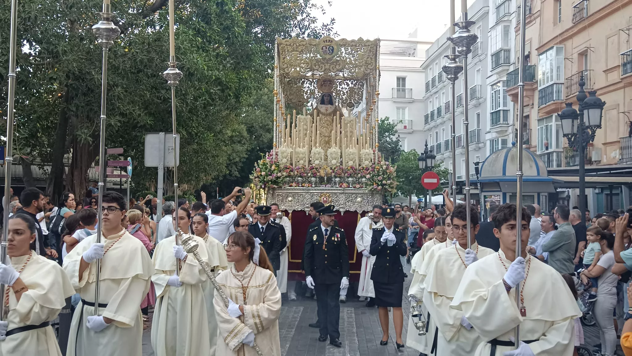 La Virgen de la Merced por las calles de Cádiz este domingo 22 de septiembre. 