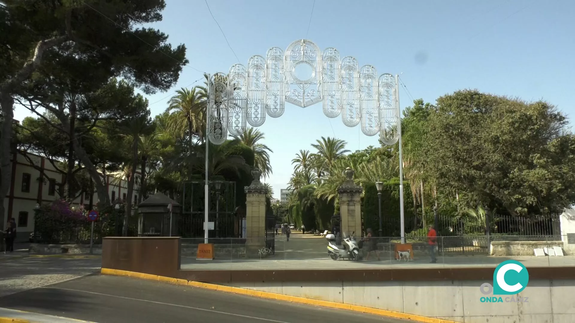 El Parque Genovés se prepara para acoger el mercado fenicio, enmarcado en el programa Cádiz Fenicia. 