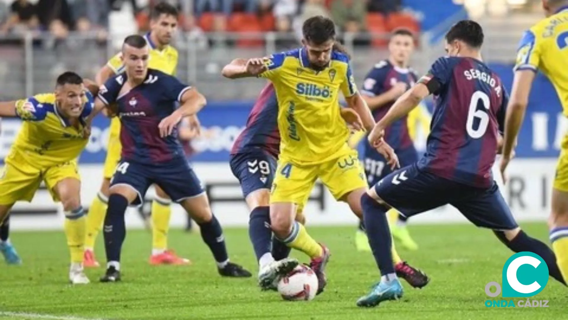 El debutante Kovacevic en una acción del encuentro (Foto: Cádiz CF)