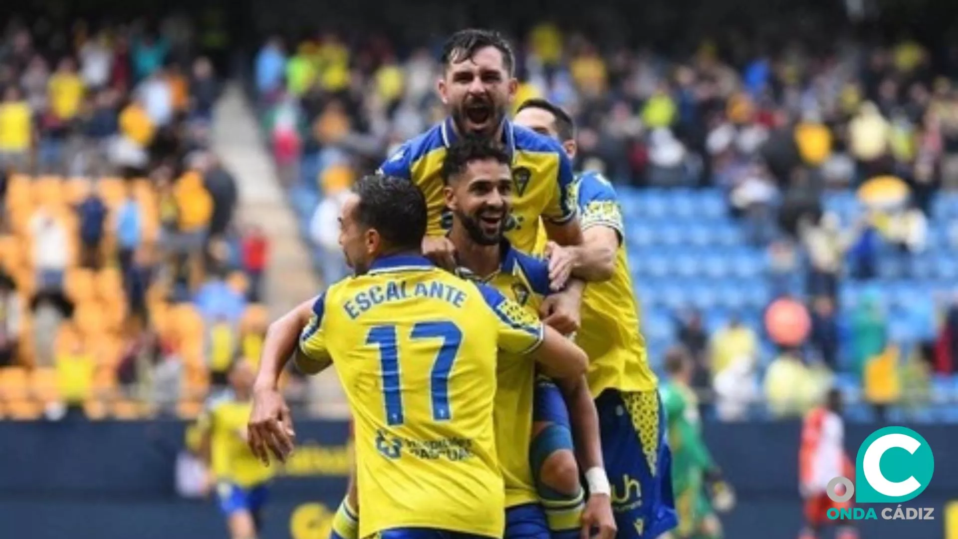 Chris celebra el segundo tanto que ha certificado la victoria (Foto: Cádiz CF)