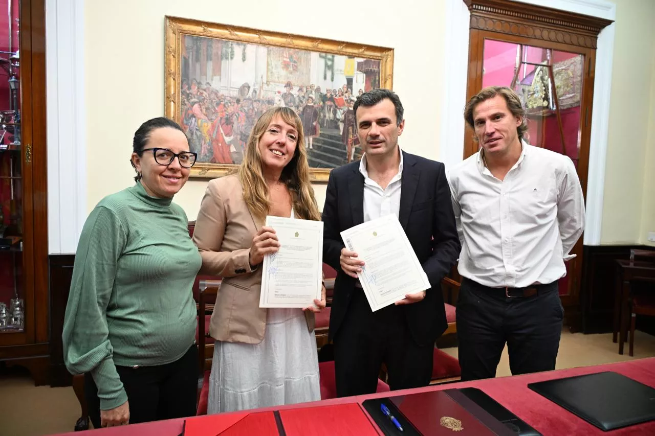 Autoridades y representantes de los colectivos que han recibido el impulso municipal para sus actividades