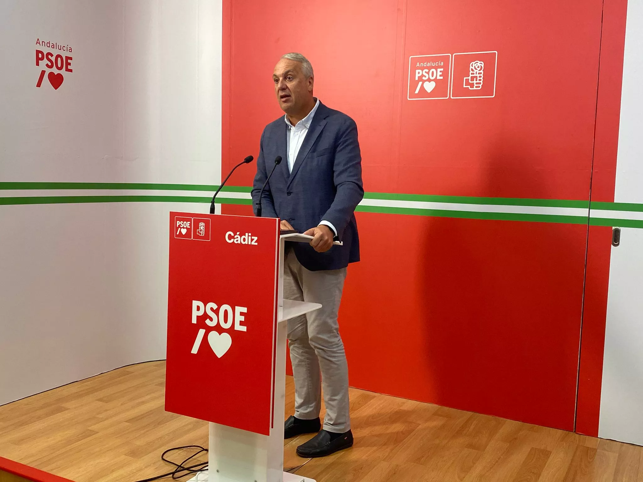 El secretario general del PSOE de Cádiz, Juan Carlos Ruiz Boix, en rueda de prensa.