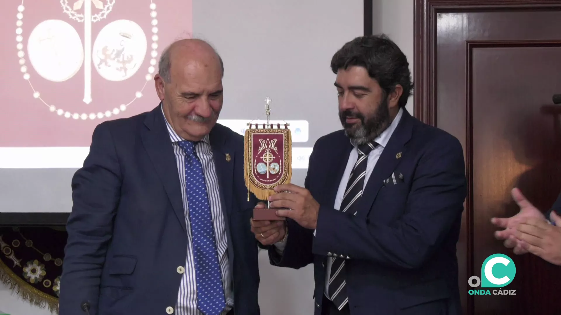 Momento del acto celebrado en el Consejo de Hermandades y Cofradías de Cádiz. 