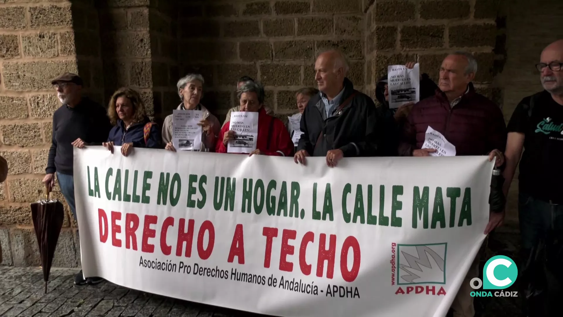 El acto se dispuso bajo los arcos de las Puertas de Tierra 