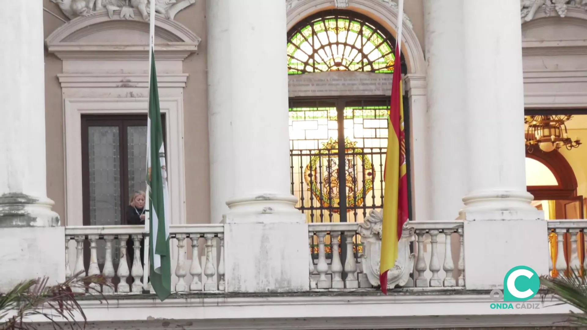 Banderas a media asta esta mañana en la plaza San Juan de Dios