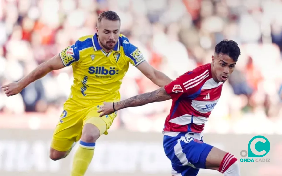 Ontiveros y Reinier en una acción del partido (Foto: La Liga)