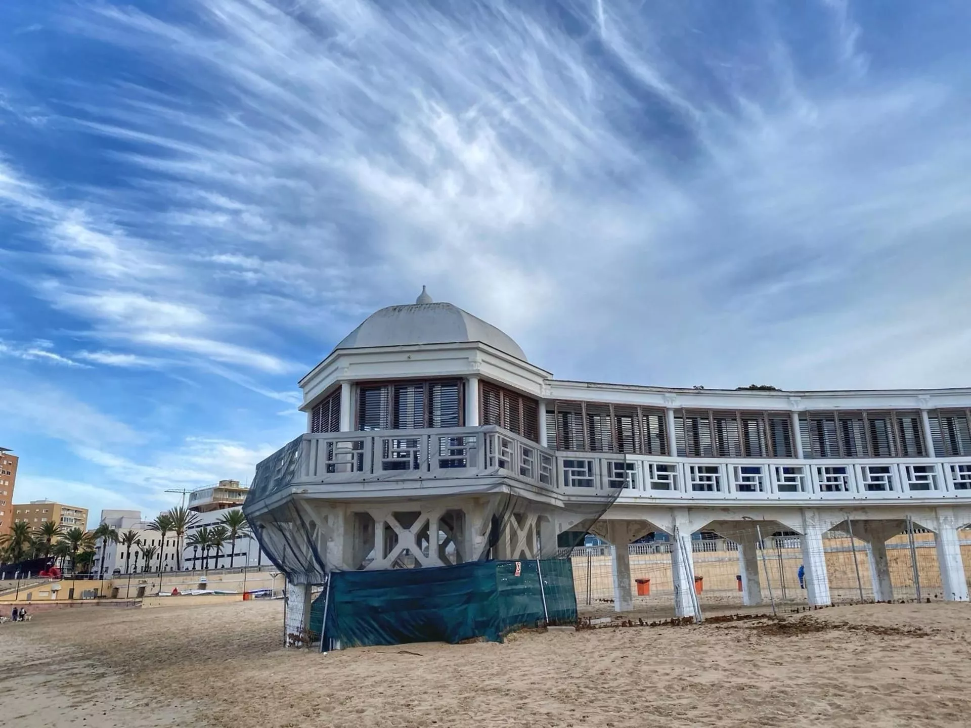 Imagen de la estructura en la playa de La Caleta