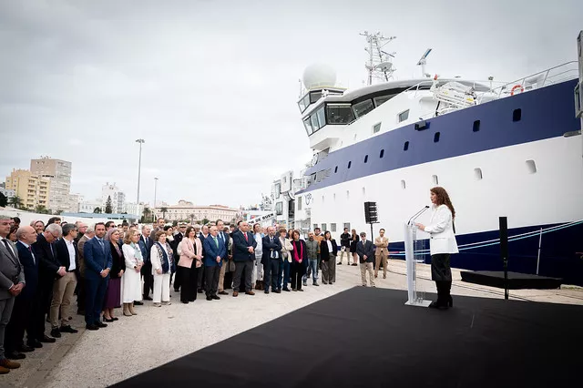 Un momento del acto en el muelle gaditano