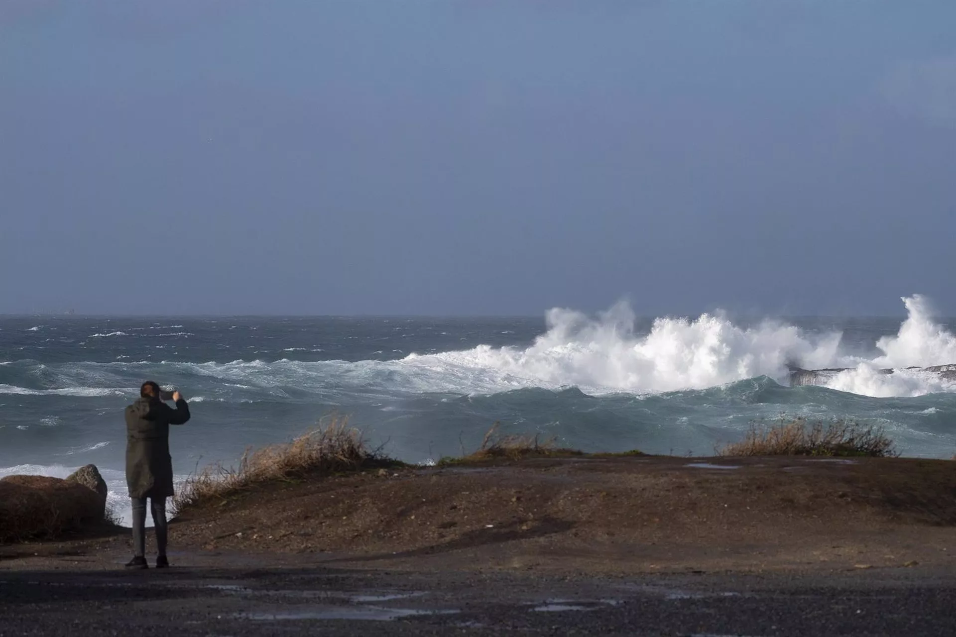 Aviso amarillo este domingo por oleaje en toda la costa de la provincia.