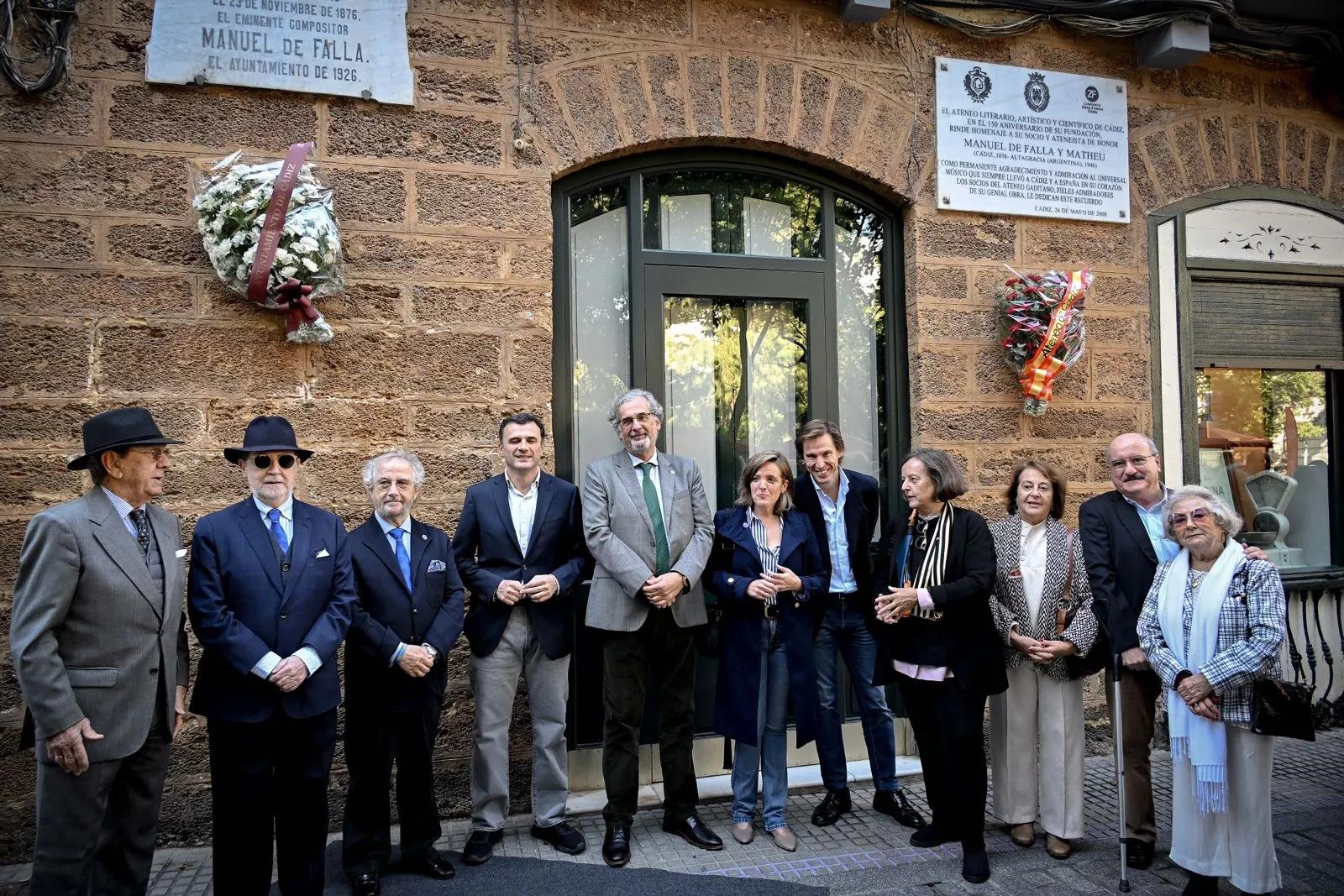 Cádiz celebra el nacimiento de Manuel de Falla ante su casa natal en la plaza de Mina