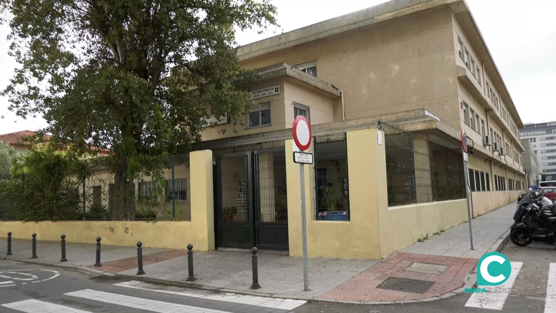 Fachada del CEIP Tierno Galván.