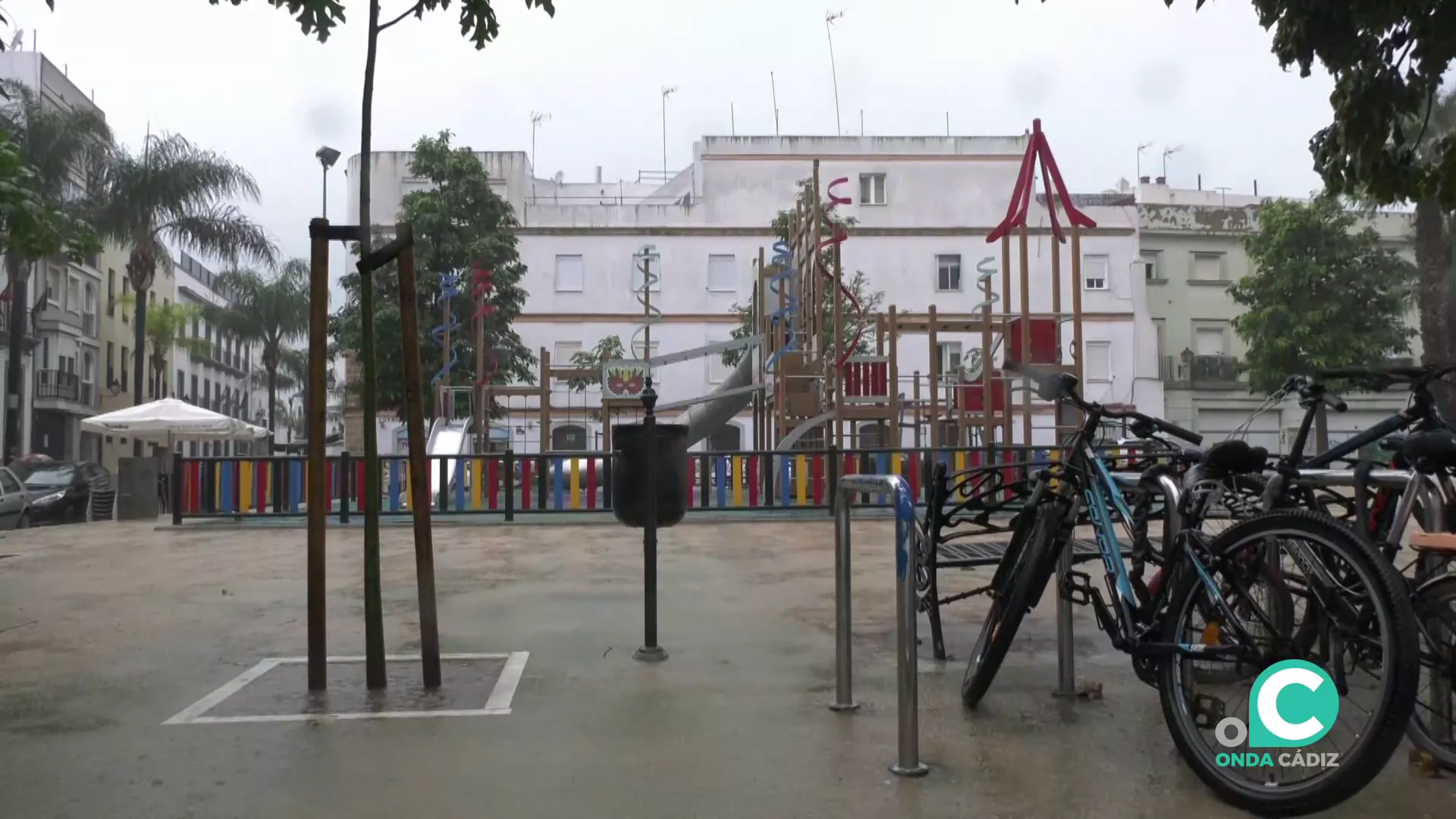 Parque infantil en La Viña bajo las inclemencias meteorológicas