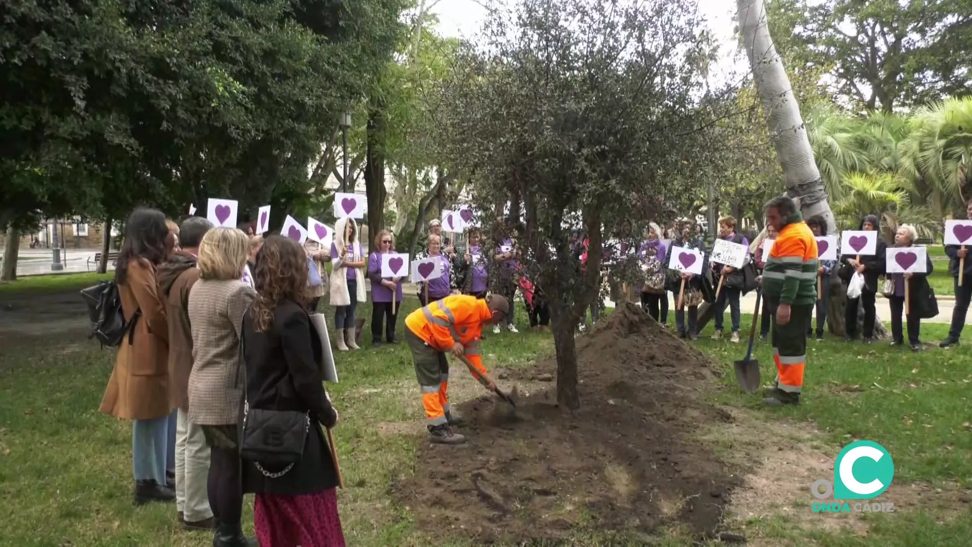 Un momento del acto en los conocidos jardines de la capital gaditana