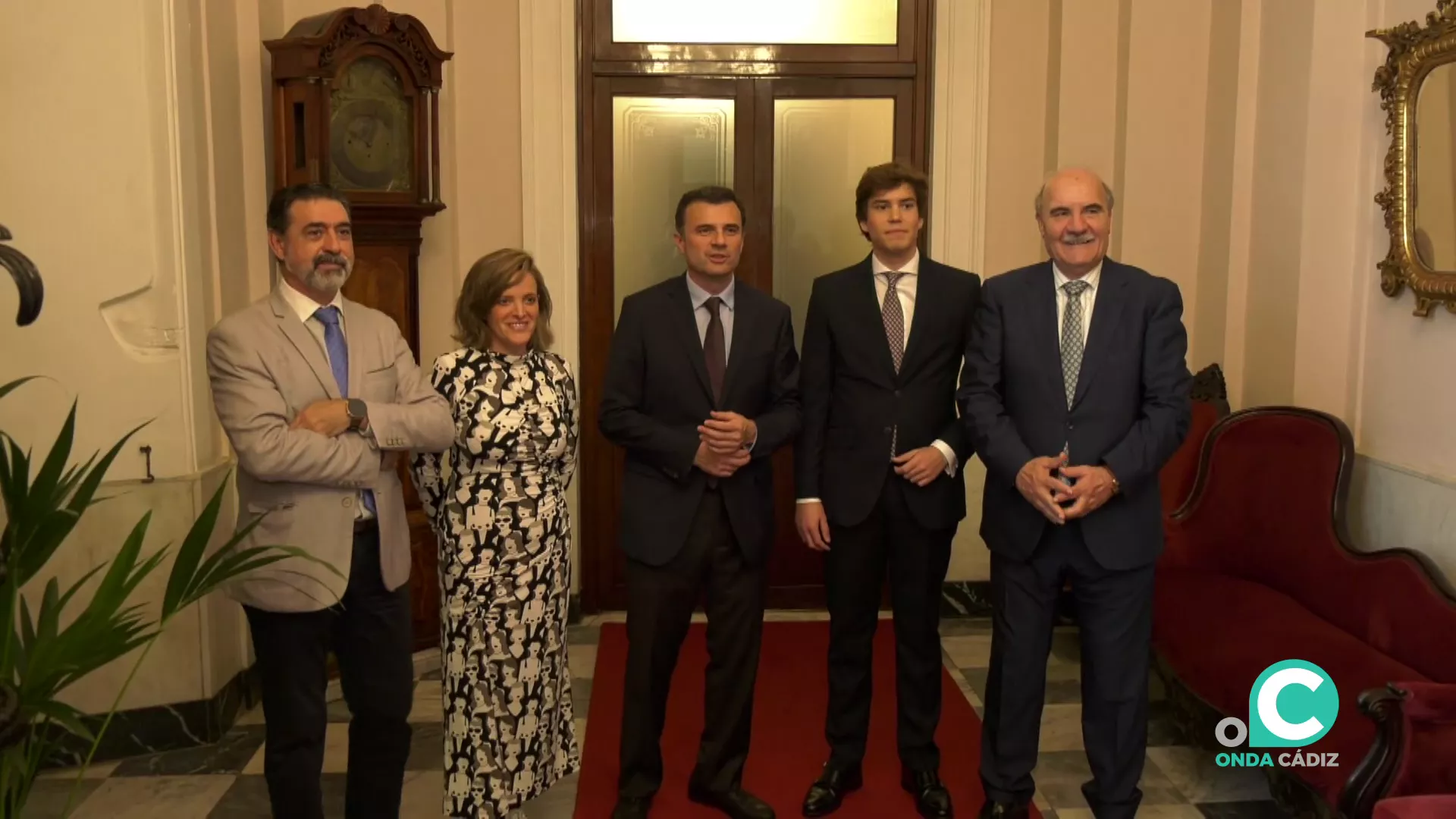 Todos los protagonistas posan al final del acto