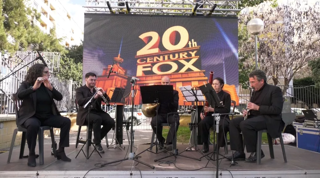 Música de cine en el barrio de la Laguna.