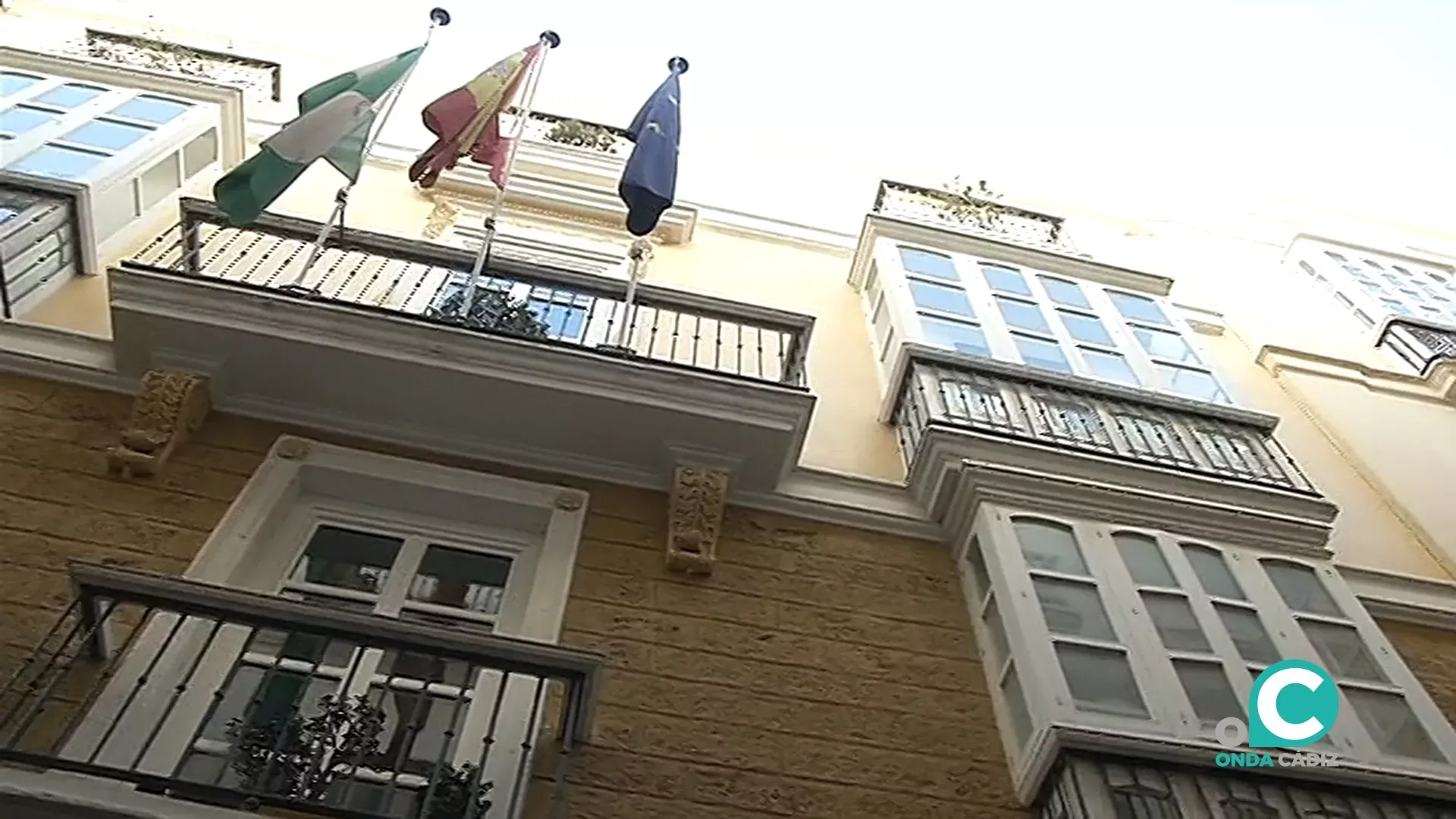 Sede del Instituto Andaluz de la Mujer en la calle Isabel la Católica. La Junta financia en Cádiz 21 proyectos para la promoción de la igualdad y la atención a las víctimas de violencia de género .