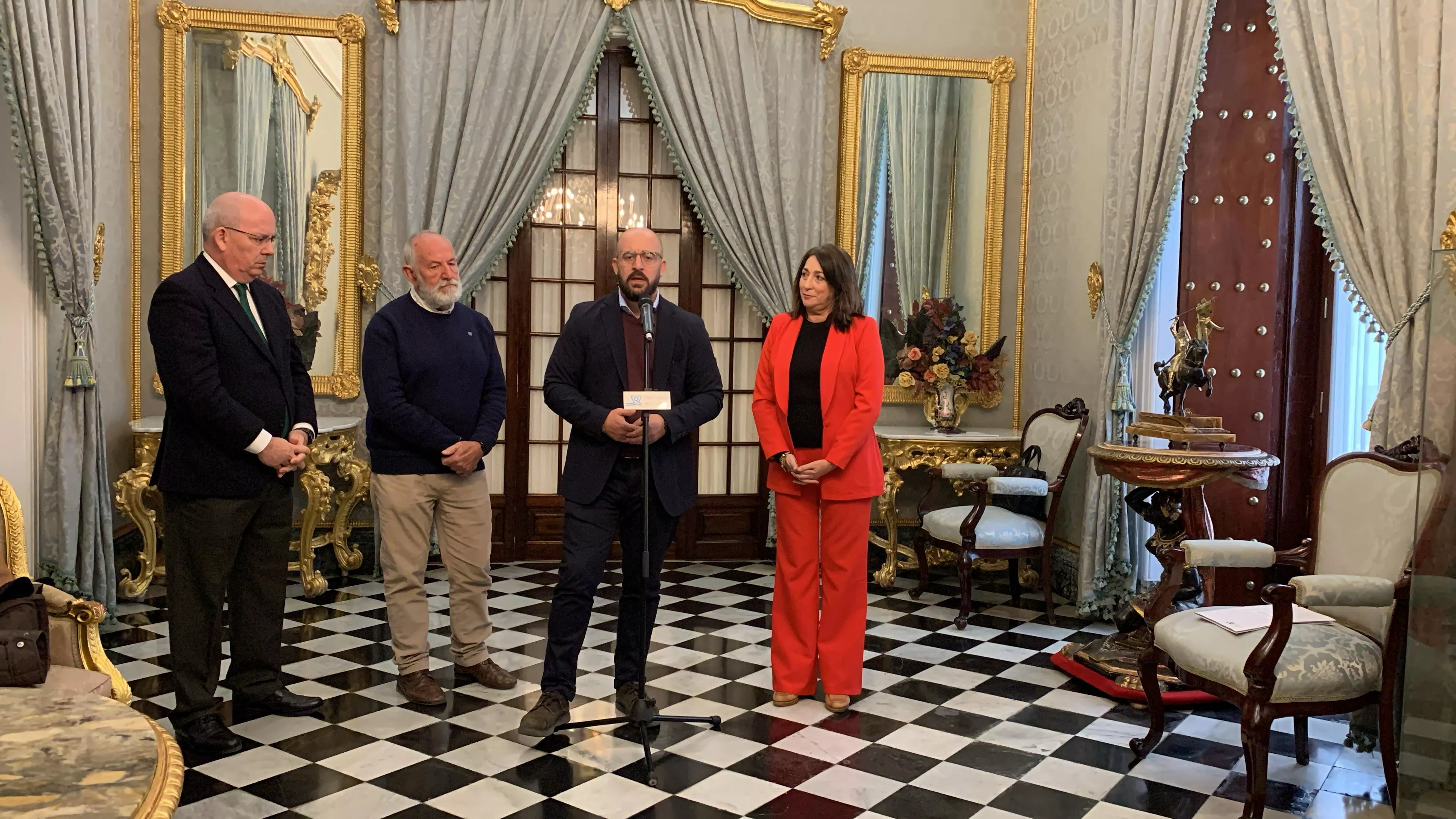 Valoración en rueda de prensa tras la primera toma de contacto entre los convocados a la cita Valoración en rueda de prensa tras la primera toma de contacto entre los convocados a la cita