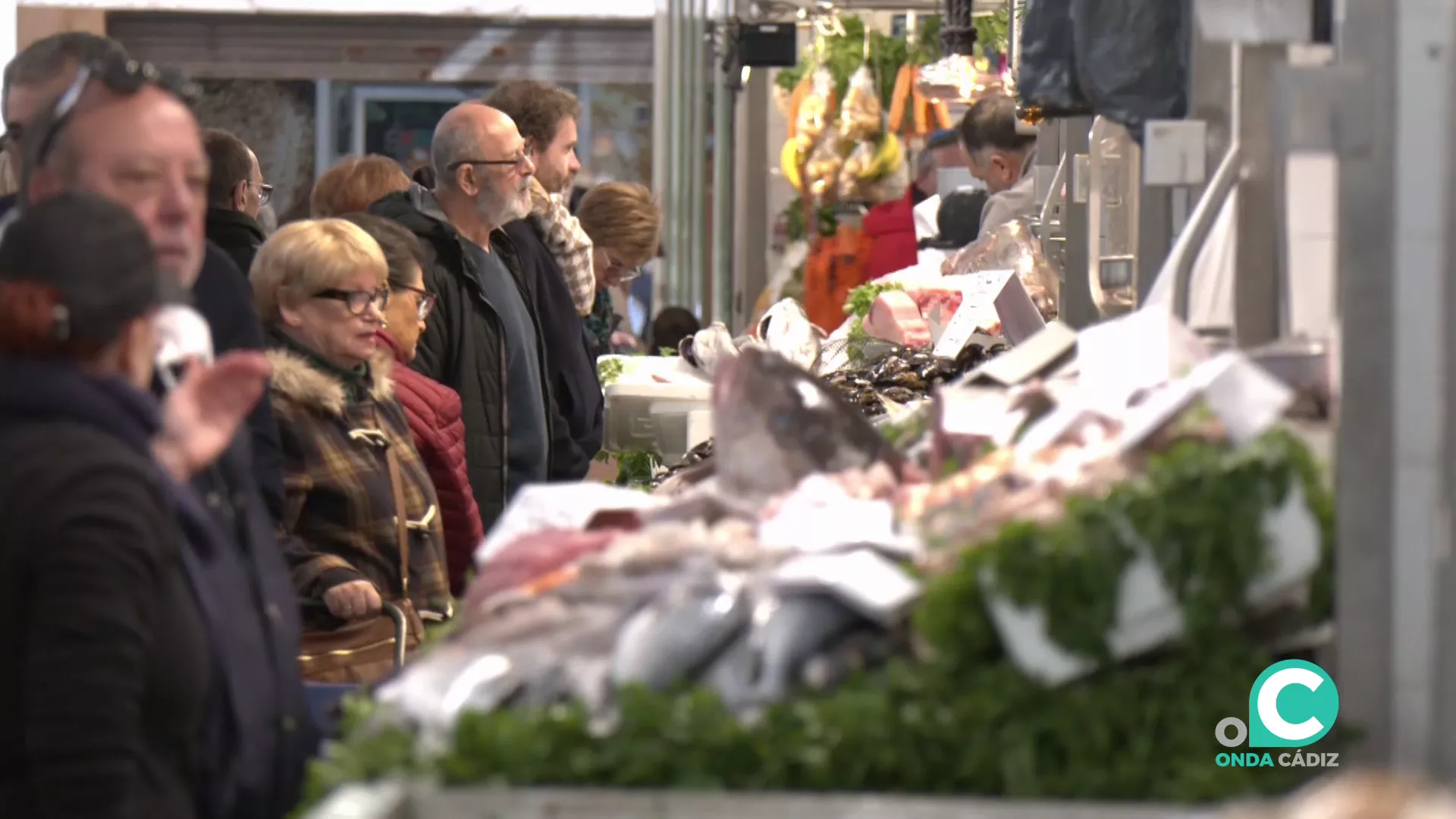 La afluencia de público en los distintos puestos de Cádiz está siendo muy fluida en los últimos días