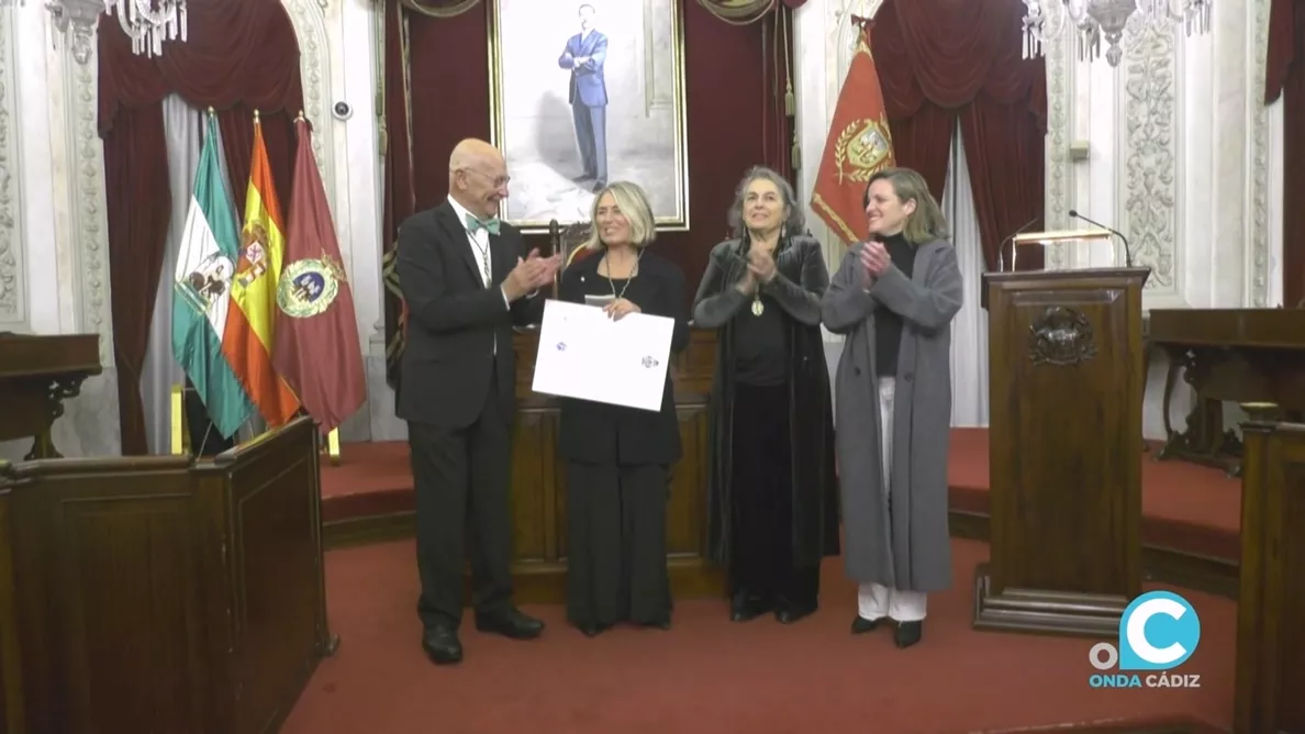 La homenajeada durante la sesión celebrada en la casa consistorial el pasado miércoles