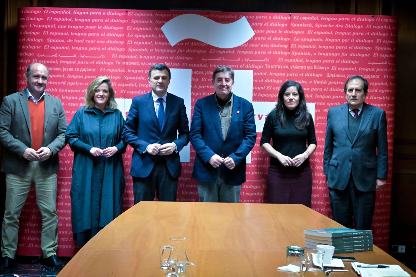 Autoridades en el encuentro efectuado en la sede del Instituto Cervantes de Madrid Autoridades en el encuentro efectuado en la sede del Instituto Cervantes de Madrid