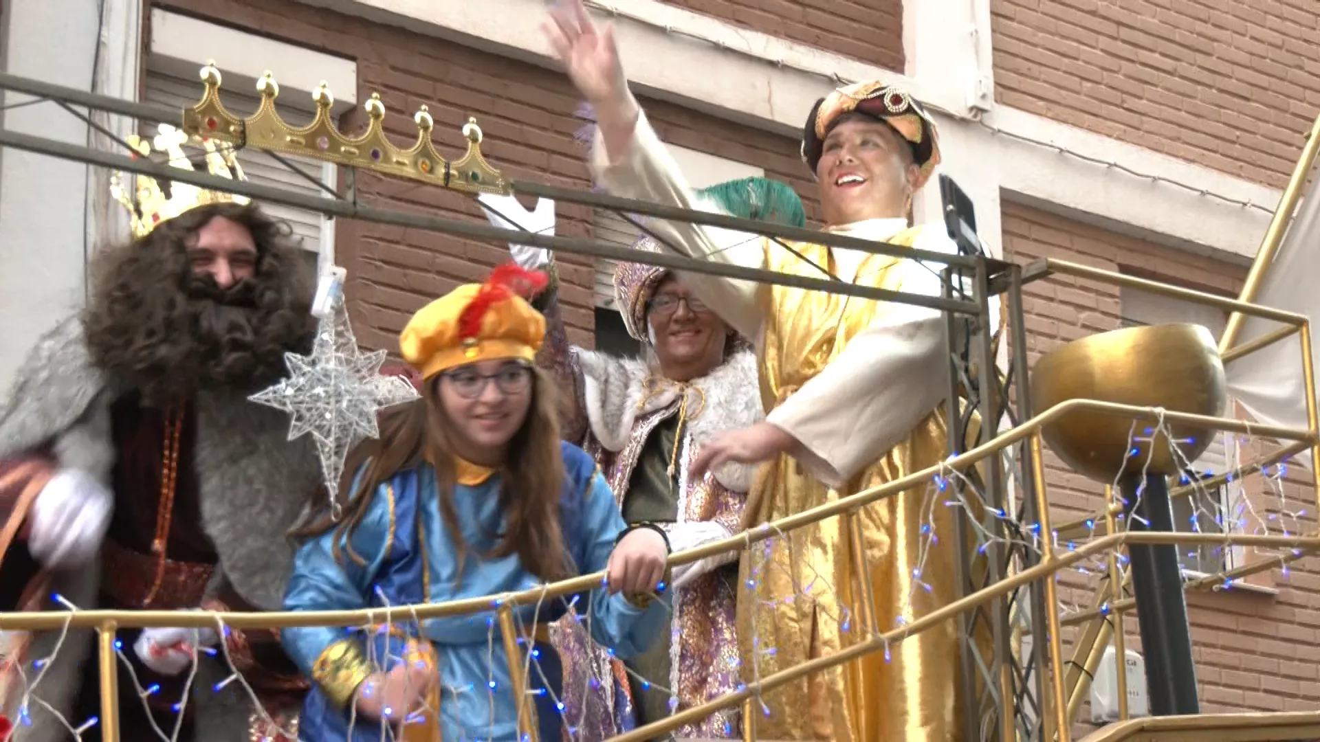 Los Reyes Magos desfilaron por las calles del barrio de Loreto.