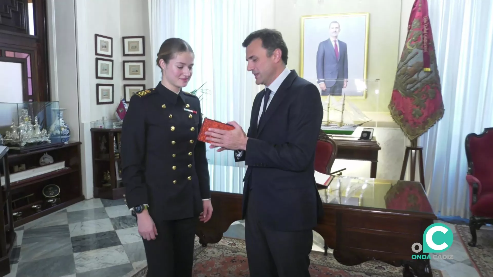 Leonor de Borbón y Bruno García en un momento previo al acto 