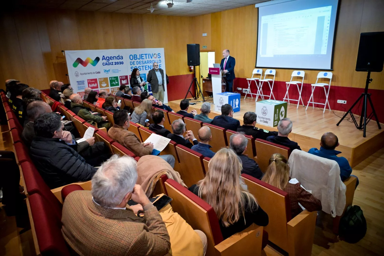 Primera reunión técnica en la que han participado instituciones, entidades y agentes sociales implicados.